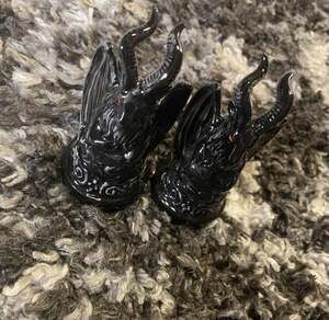 Attractives Baphomet Magnetic Salt & Pepper Shaker Set